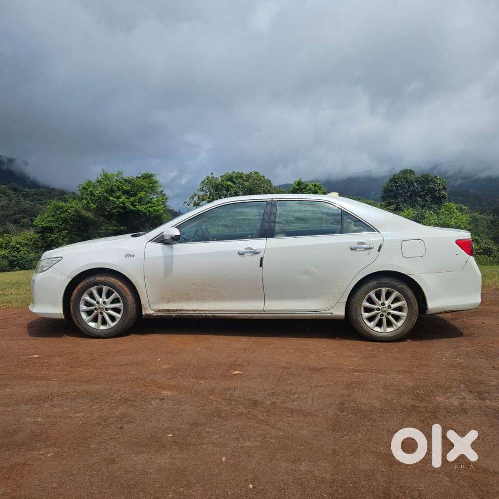 Toyota Camry 2012 2.5 At – Luxury Sedan, Smooth Drive, Well Maintained