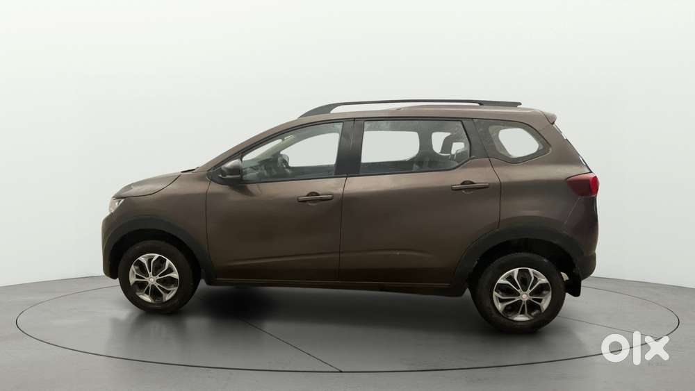 Renault Triber Rxt, 2022, Petrol