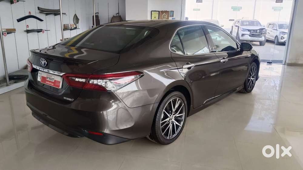 Toyota Camry Hybrid, 2023, Cng & Hybrids