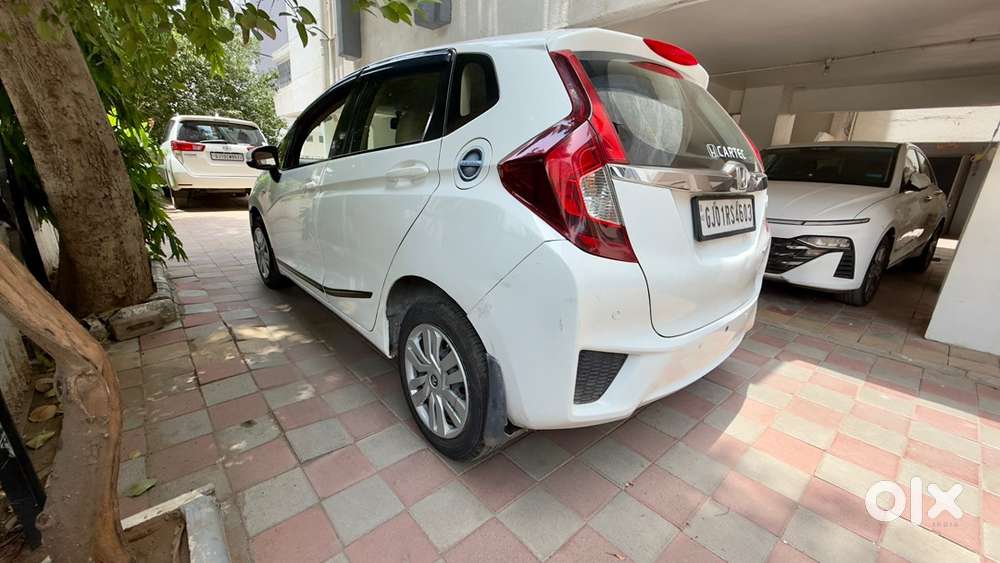 Honda Jazz Automatic 1.2 Petrol Cvt2016july First Owner Full Insurance