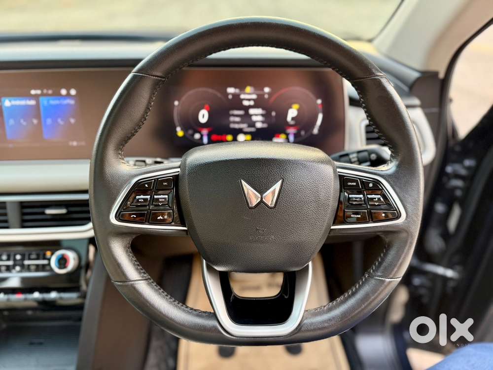 Mahindra Xuv700 2022 Petrol 79500 Km Driven