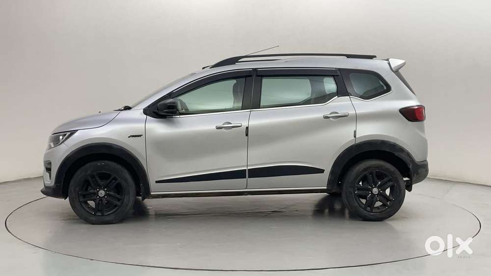 Renault Triber Rxz, 2023, Petrol