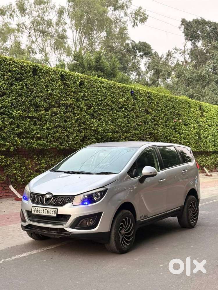 Mahindra Marazzo M6, 2018, Diesel