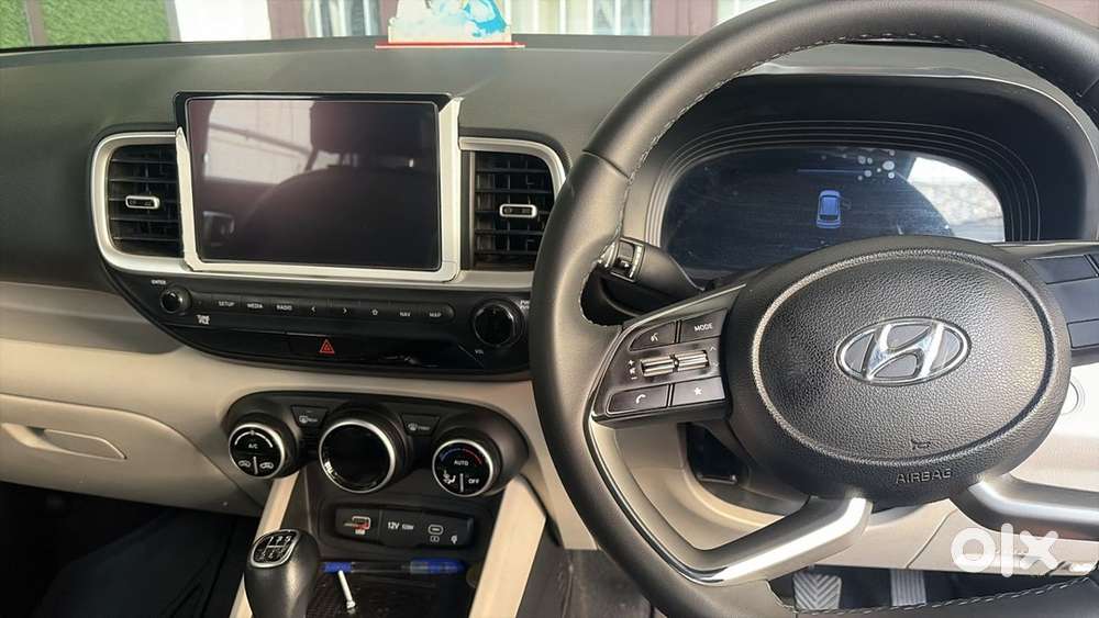 Hyundai Venue Petrol 2023