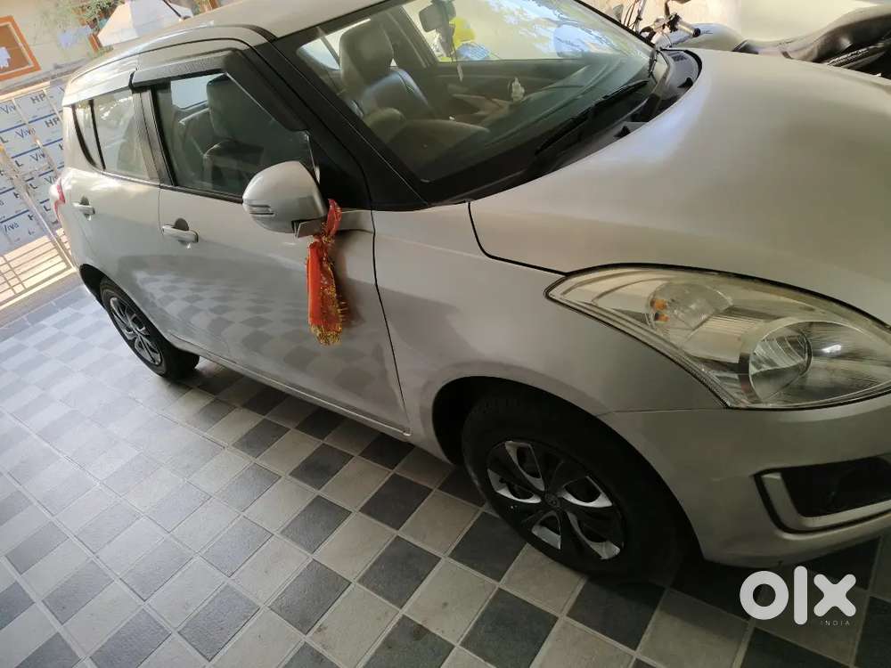 Maruti Suzuki Swift 2015  83755 Km Dri