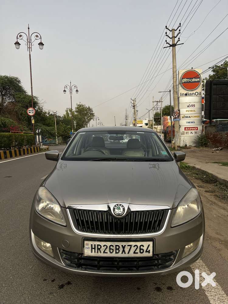 Skoda Rapid 1.6 Mpi At Style, 2013, Petrol