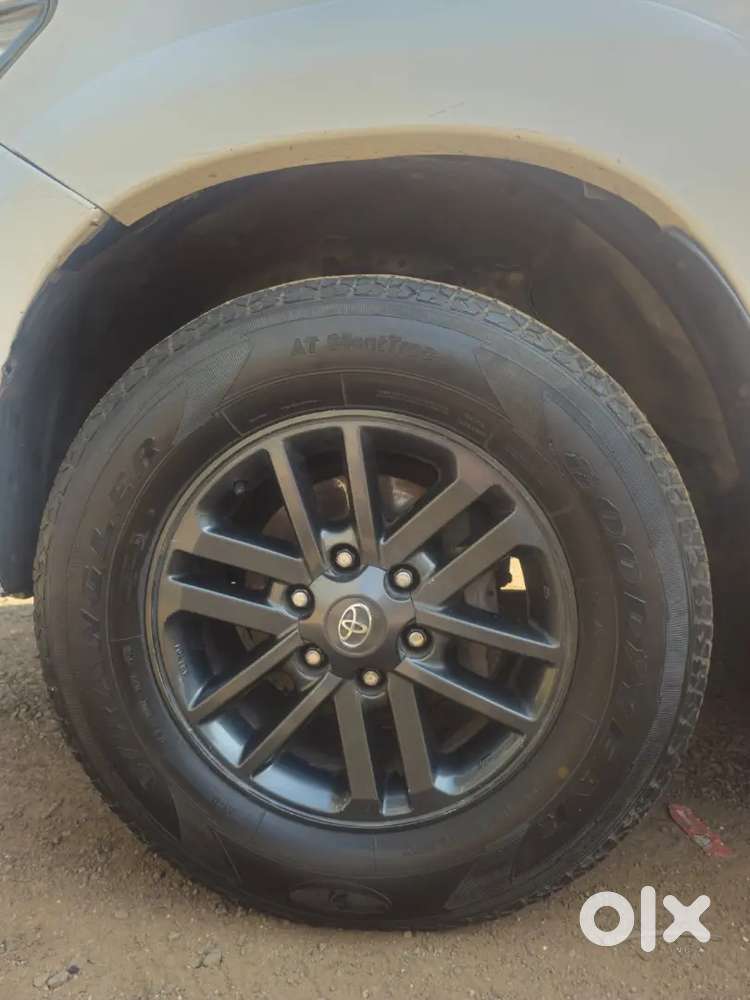 Toyota Fortuner 2015 Diesel 120000 Km Driven