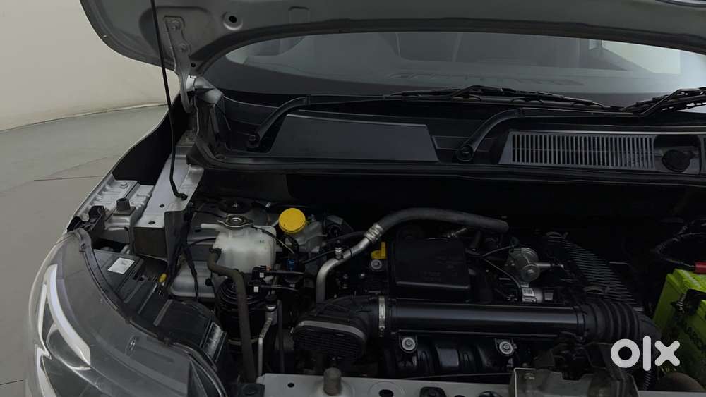 Renault Triber Rxz, 2023, Petrol