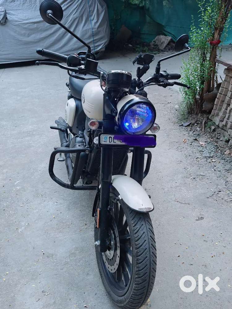 Jawa 42 2.1 ivory E20. DL NO purchaed march 31st 2026 1st owner