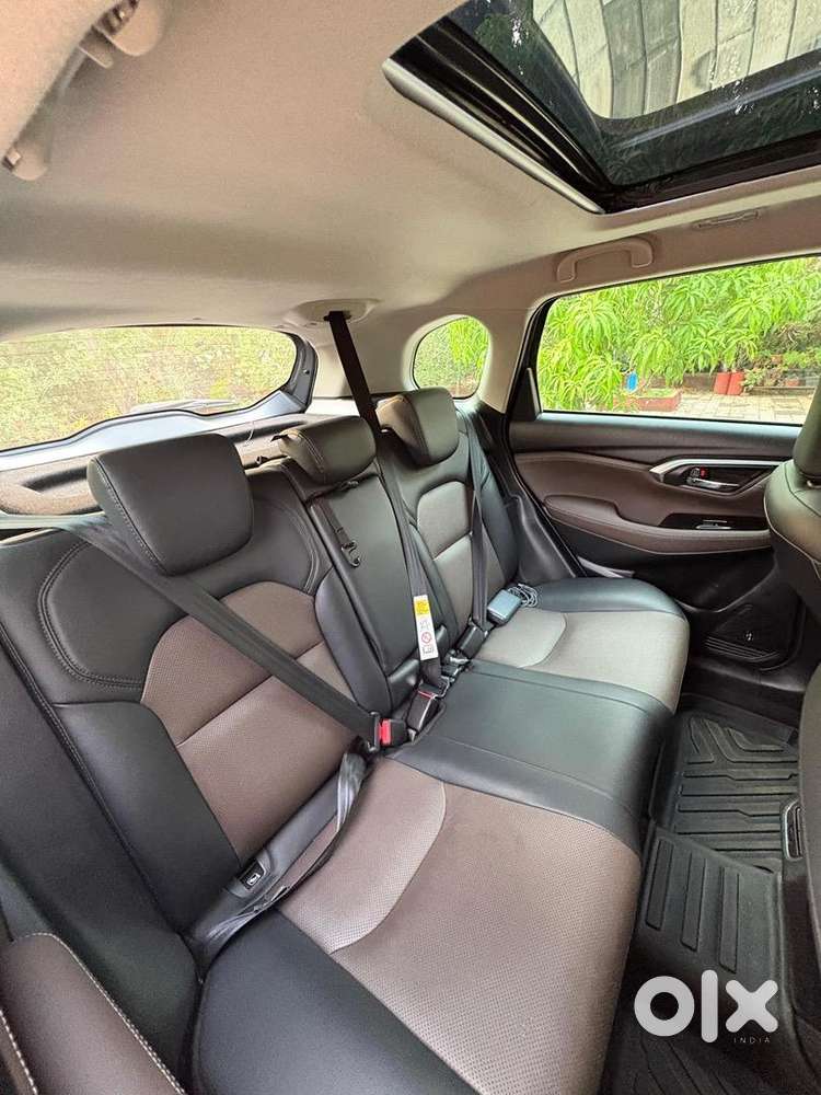 Toyota Urban Cruiser Hyryder 7 Seater 2024 Cng & Hybrids 17000 Km Driv