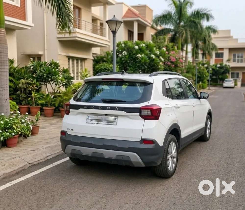 Skoda Kylaq Signature Petrol 2026