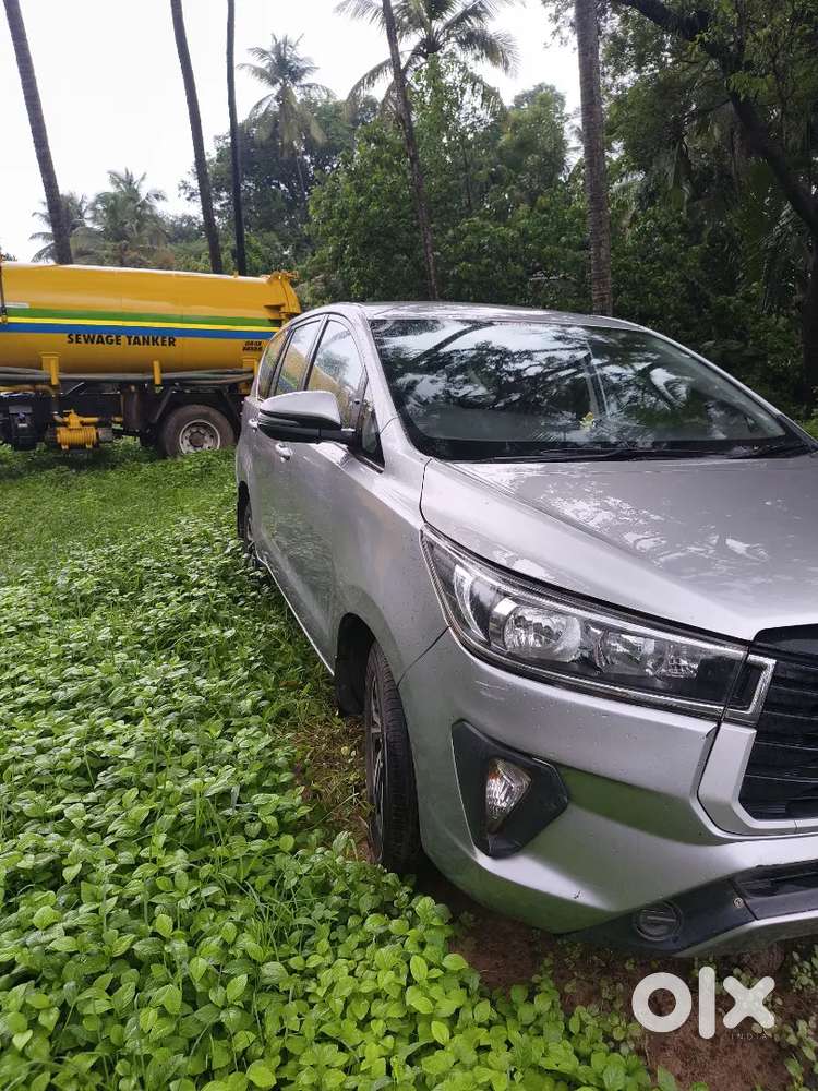 Toyota Innova Crysta 2022 Petrol 77000 Km Driven