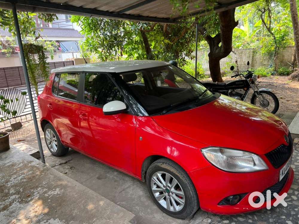 Skoda Fabia 2011 Petrol 94682 Km Driven 999.   50.  64.  999