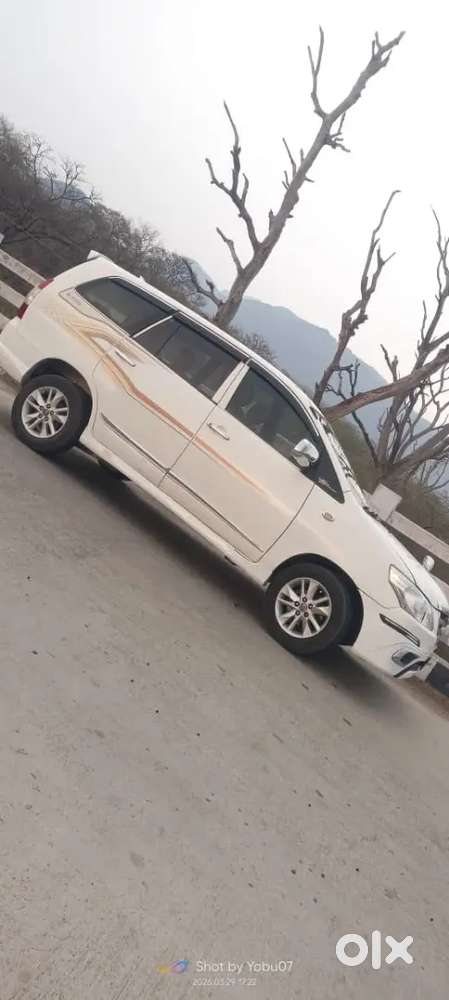 Toyota Innova 2015 Diesel 140000 Km Driven