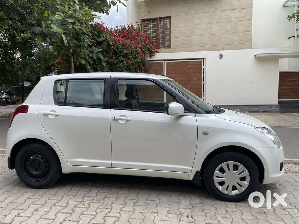Maruti Suzuki Swift Vxi + Manual, 2010, Petrol