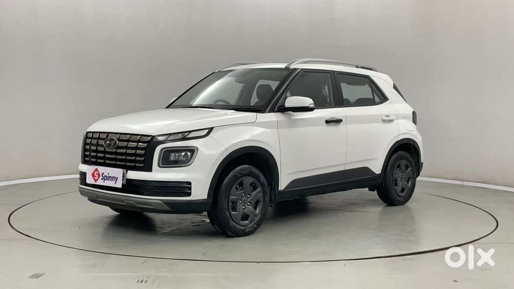 Hyundai Venue Sx, 2023, Cng & Hybrids