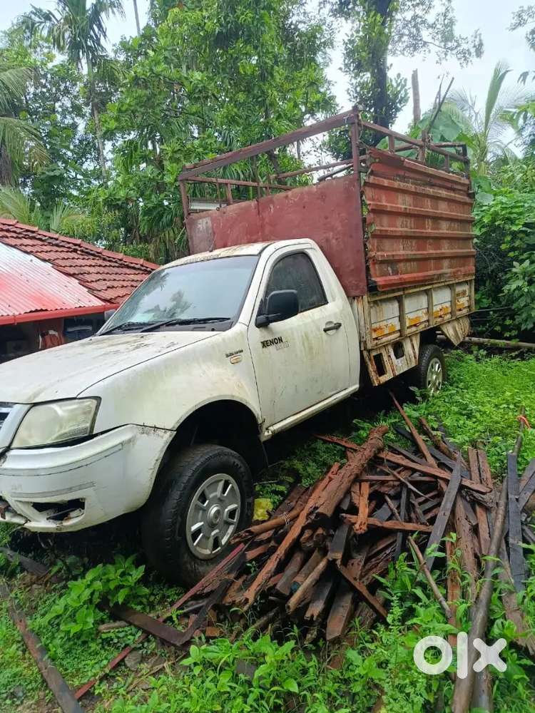 स्क्रॅप कार खरेदी करतो व एक्सीडेंट कार खरेदी करतो