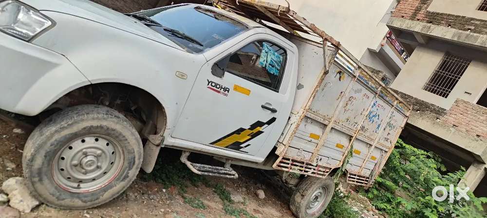 Tata yodha pikp 1.7 , intra v10 gari bikul showroom condition mei hai.