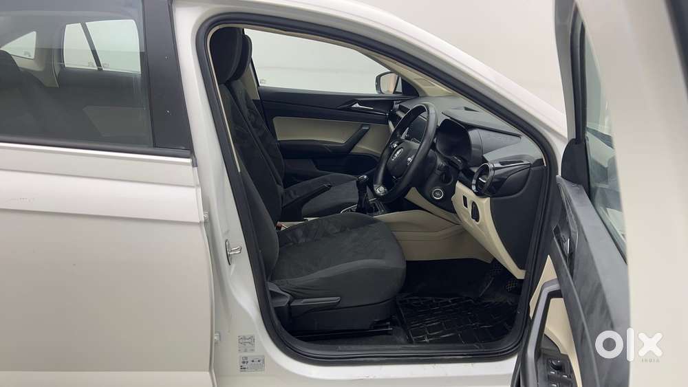 Skoda Slavia Ambition 1.0l Tsi Mt, 2022, Petrol