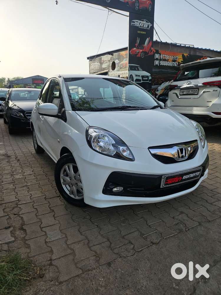 Honda Brio V Automatic, 2014, Petrol