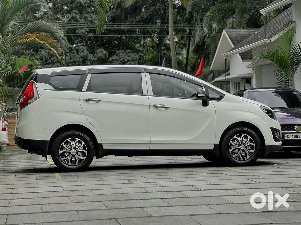 Mahindra Marazzo M2, 2022, Diesel