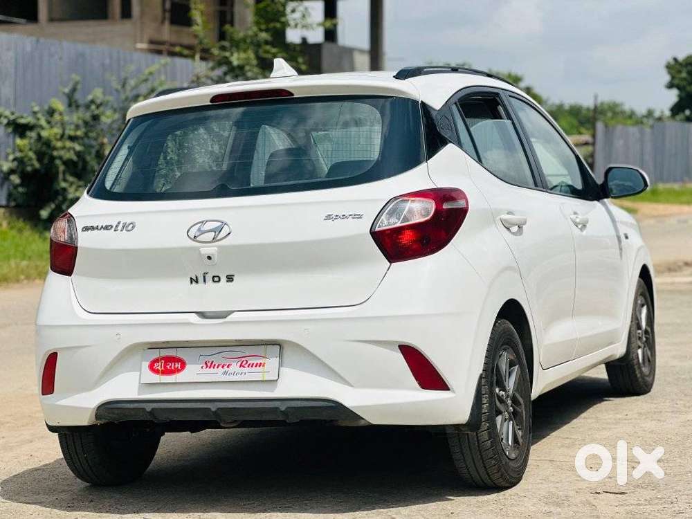 Hyundai Grand I10 Nios Sportz 1.2 At, 2019, Petrol