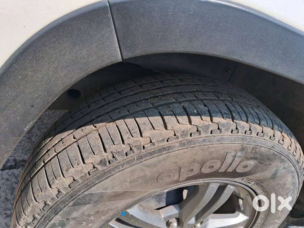 Mahindra Tuv 300 T10, 2019