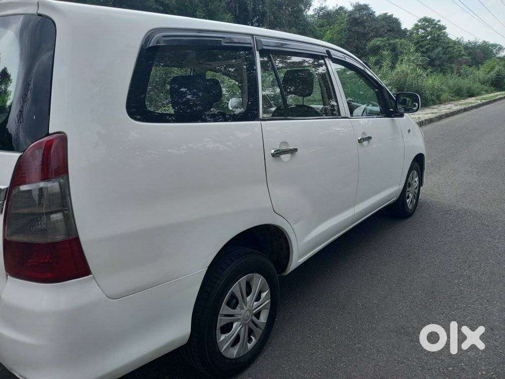 Toyota Innova 2.5 G (diesel) 7 Seater Bs Iv, 2011, Diesel