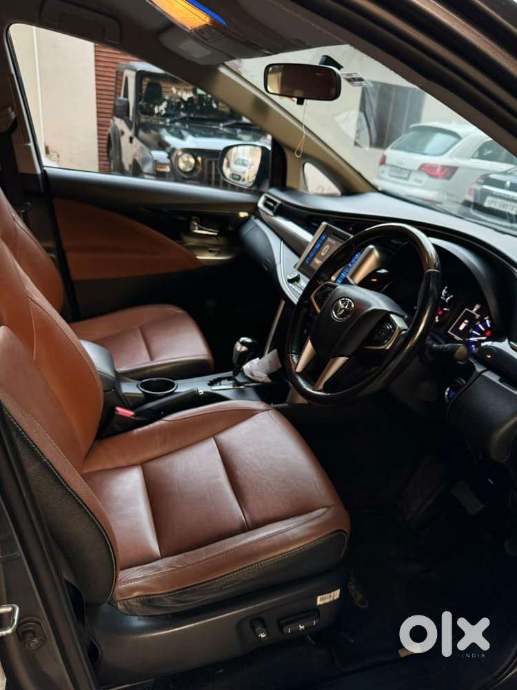 Toyota Innova Crysta 2.8z Automatic, 2017, Diesel