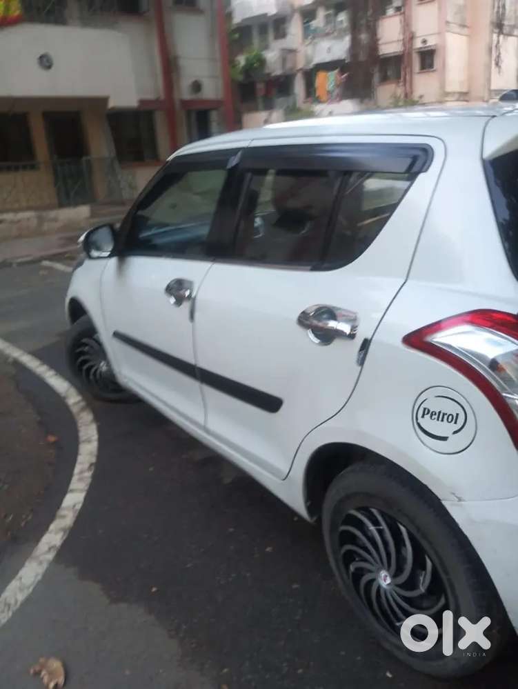 Maruti Suzuki Swift Vxi 2016