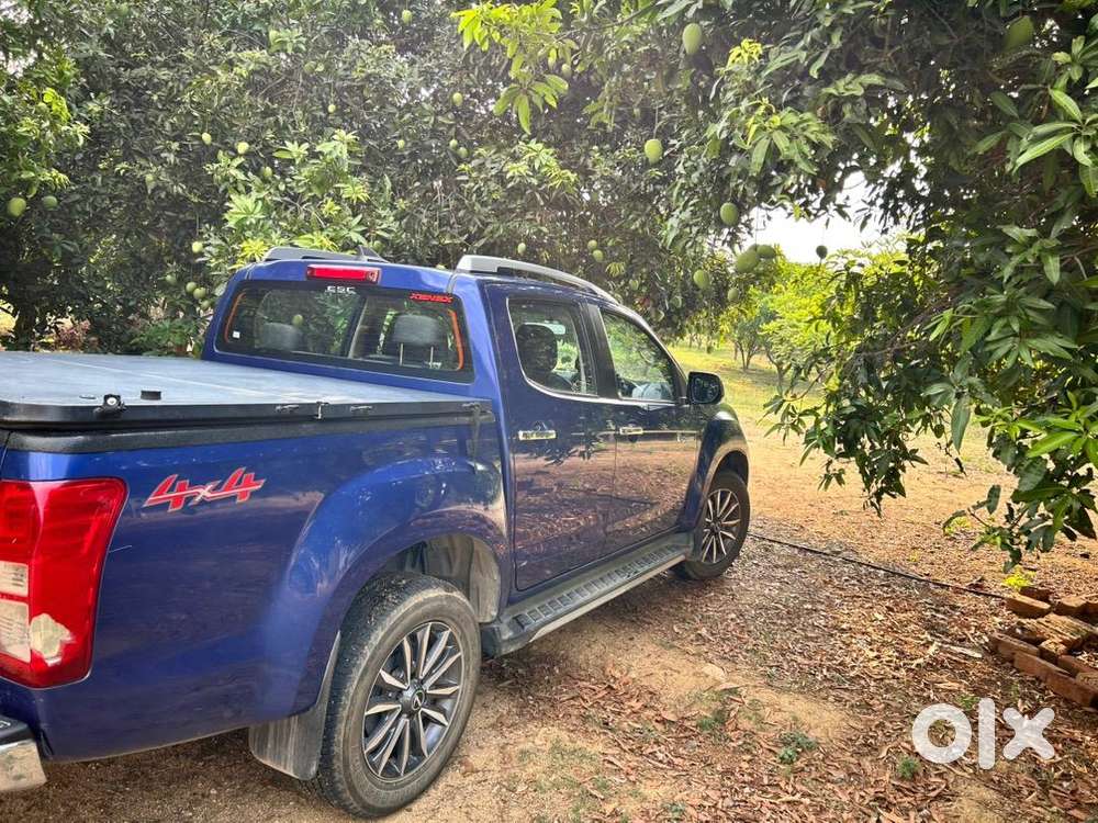 Isuzu V Cross Automatic  2019