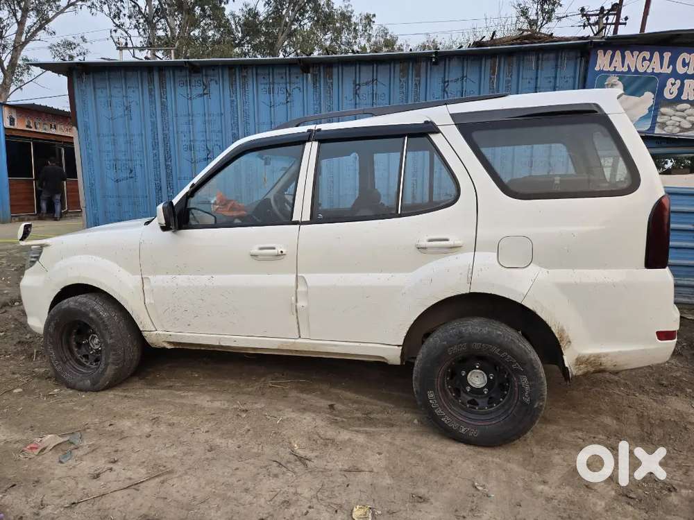 Tata Safari Storme 2014