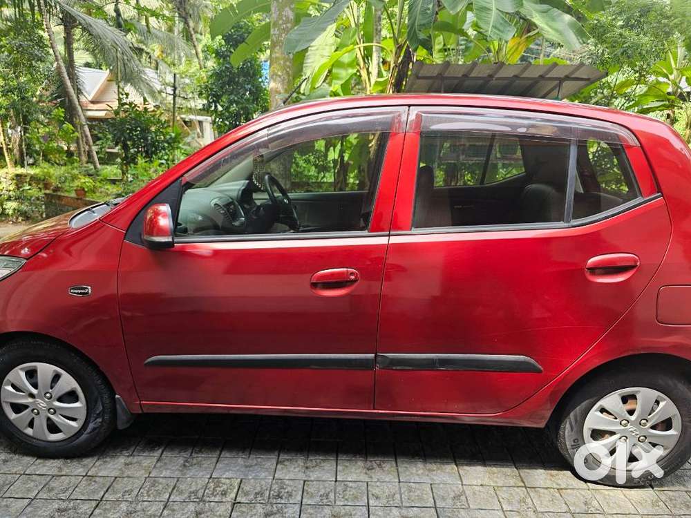 I10 Magna (2012)