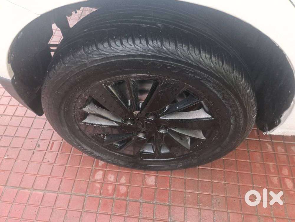 Maruti Suzuki Swift Vxi Optional, 2016, Petrol