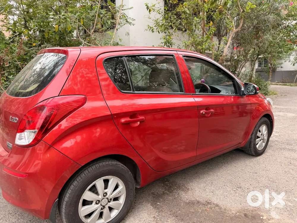 Owner Driven Hyundai I20 Sportz New Tyres & Battery