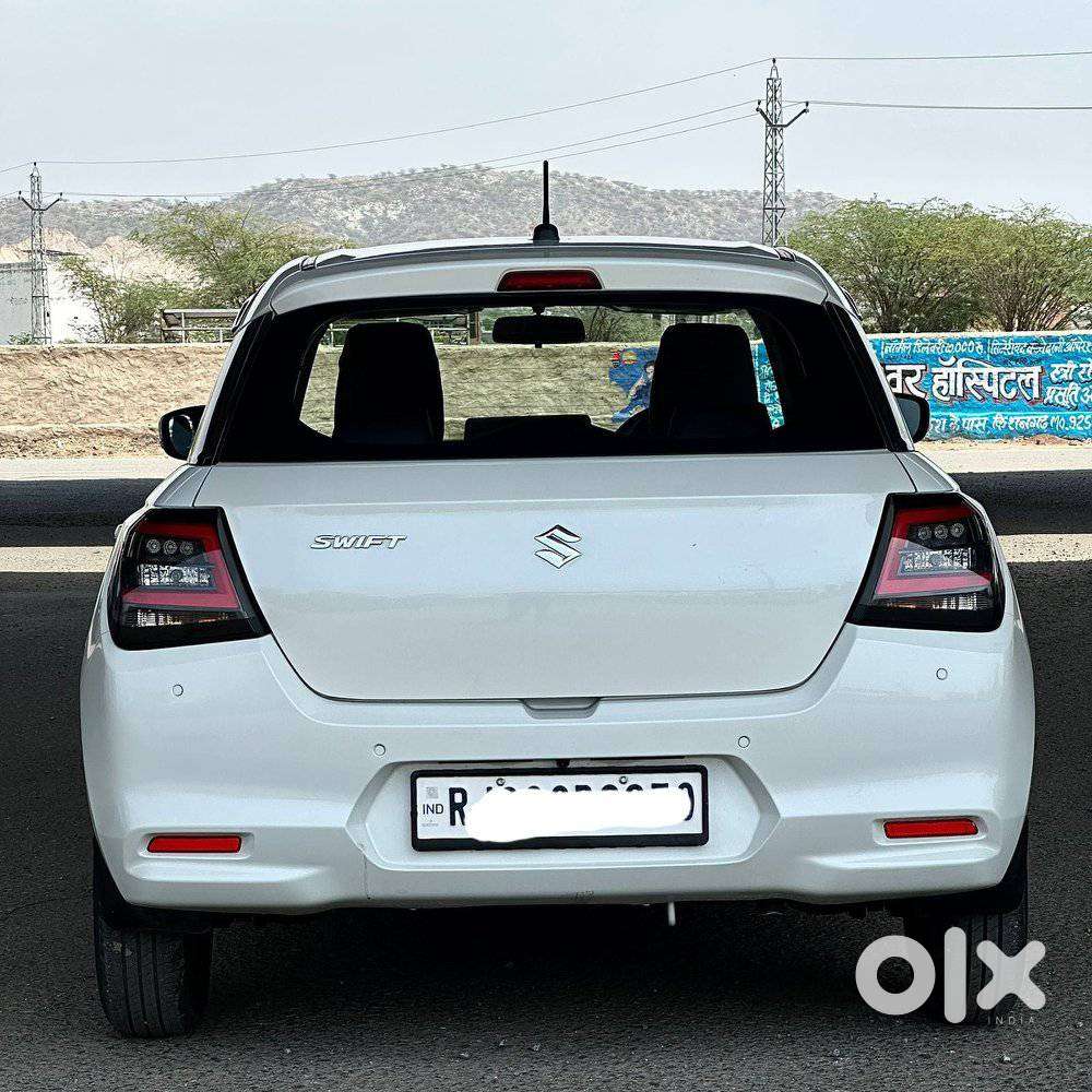 Maruti Suzuki Swift Vxi + Manual, 2025, Petrol