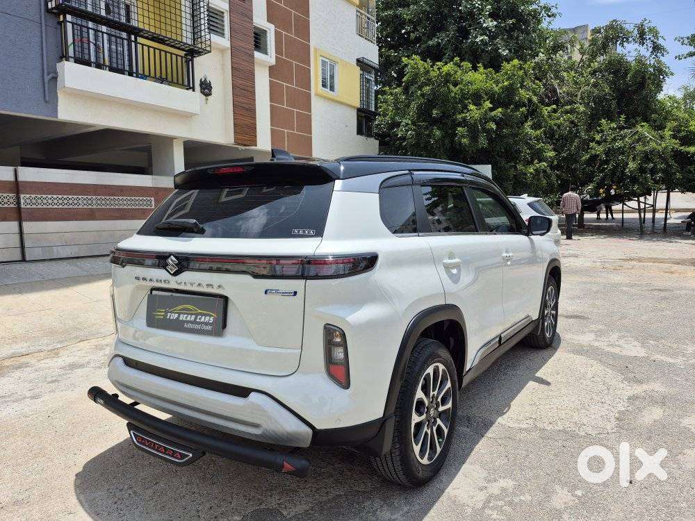 Maruti Suzuki Grand Vitara 1.5 Alpha Smart Hybrid Dual Tone, 2024, P..