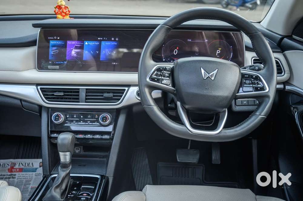 Mahindra Xuv700 2.2 Ax 7 Diesel At Luxury Pack Str Awd, 2022, Diesel