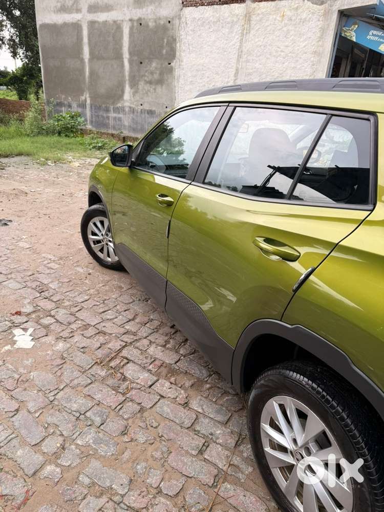 Skoda Kylaq Petrol Signature 2025