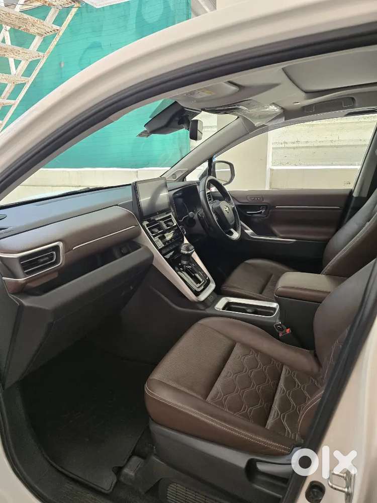 Toyota Innova Hycross 2023 Petrol Good Condition