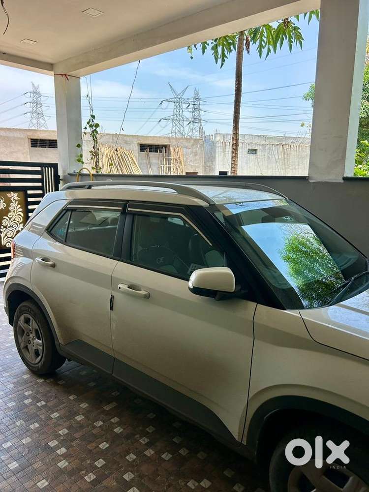 Hyundai Venue 2022 Petrol Well Maintained