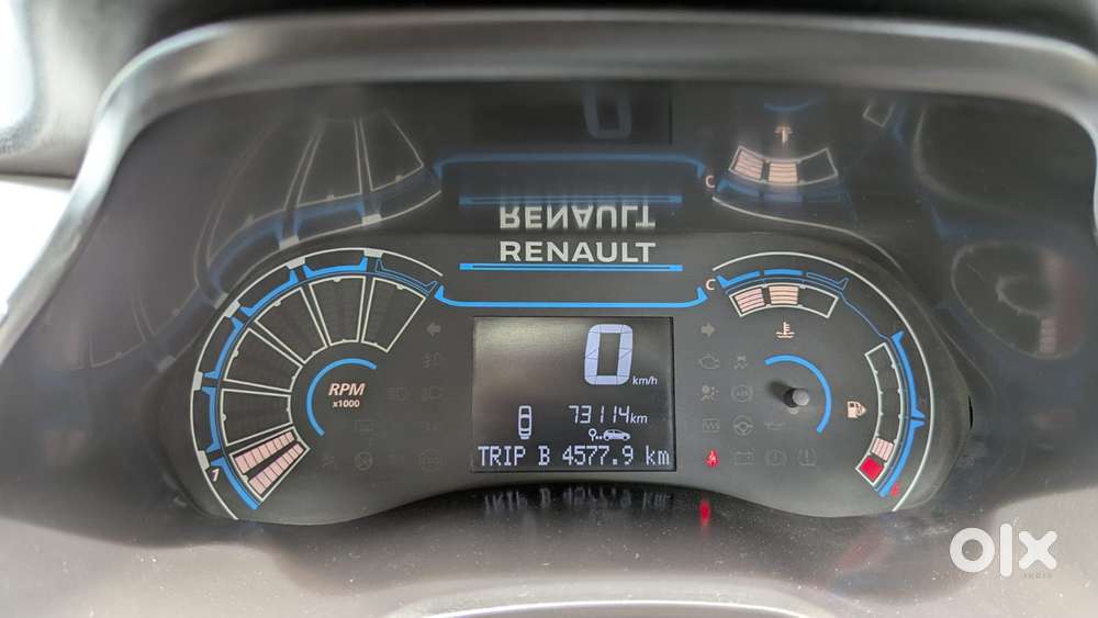 Renault Triber 1.0 Rxz Dual Tone, 2022, Petrol