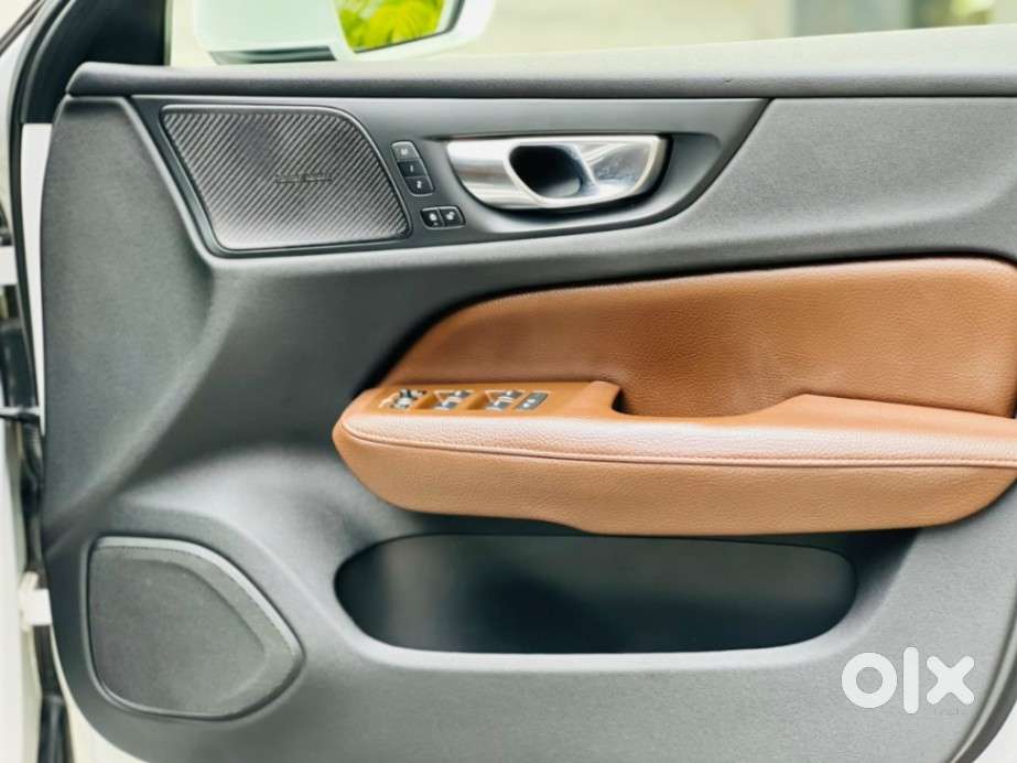 Volvo S60 T4 Inscription, 2023, Petrol