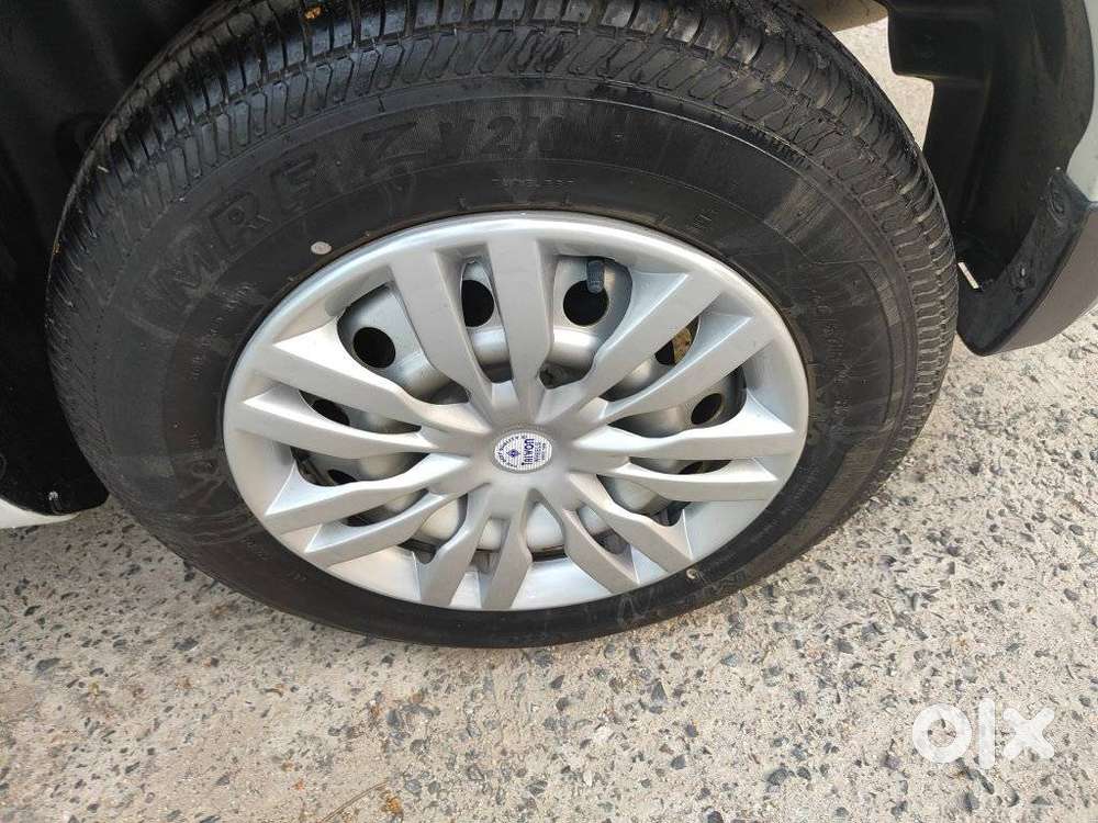Maruti Suzuki Swift Dzire Lxi Option, 2016, Petrol