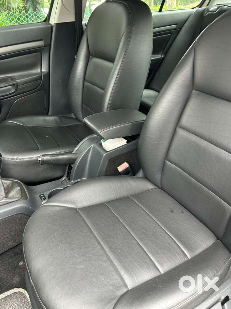 Skoda Laura Elegance 2009 (rc Till 2029)  Single Officer Driven Driven