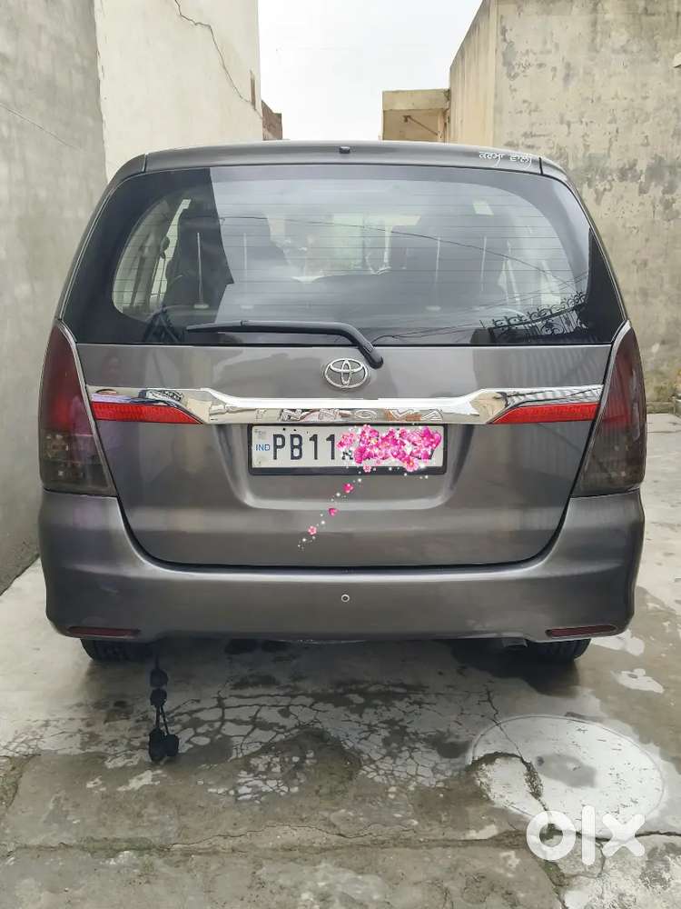 Toyota Innova 2.5 E 2010 Diesel Manual