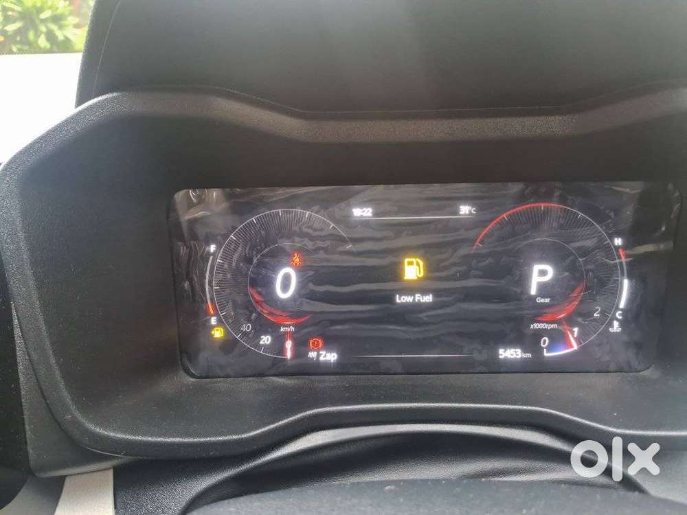 Mahindra Xuv 3xo Ax5 Pm At, 2025, Petrol