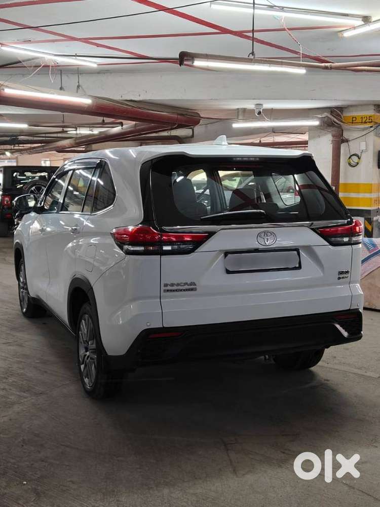 Toyota Innova Hycross 2.0 Zx Hybrid 7 Str, 2025, Cng & Hybrids