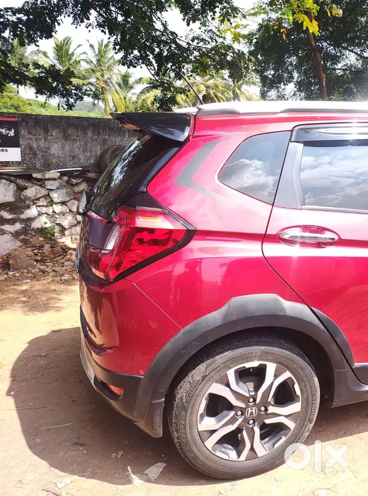 Sunroof, Red & Black Color, Water Proof Covered Seat, Alloy Wheels