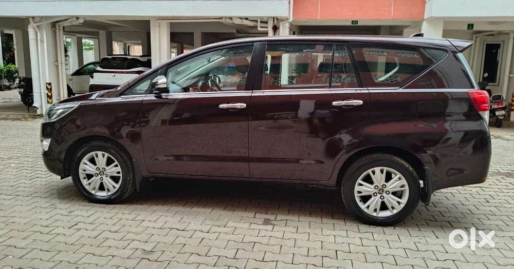 Toyota Innova Crysta 2.8z Automatic, 2016, Diesel